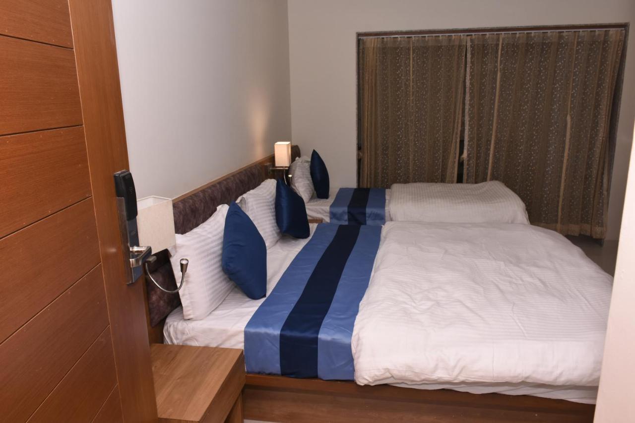 Hotel Golden Palace & Rooms Hālol エクステリア 写真
